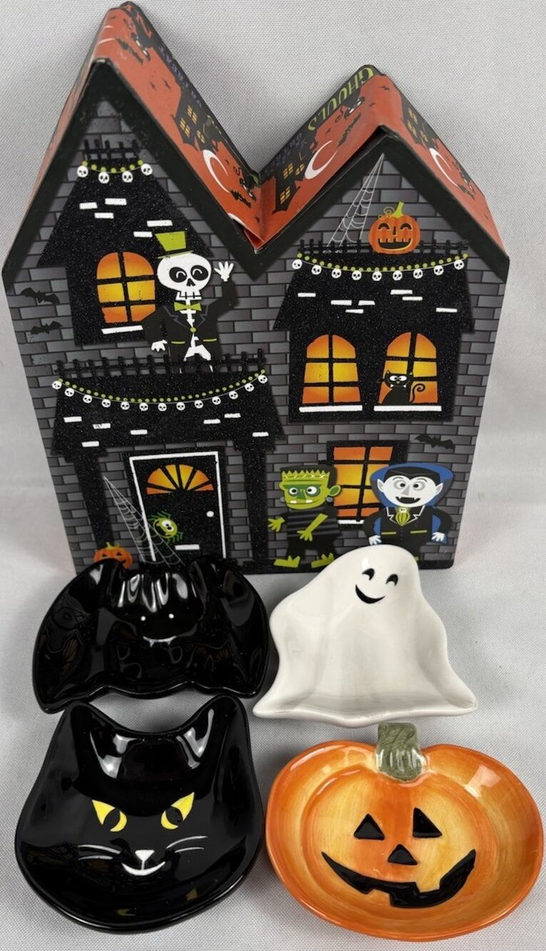Halloween Dish Set Of 4 With Haunted House Box